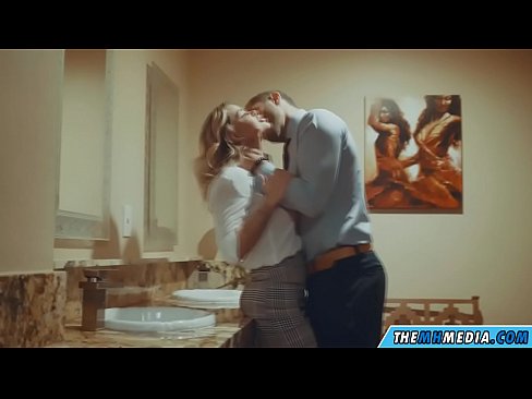 ❤️ Ko vas prsata blondinka zapelje na javnem stranišču ❤️❌ Porno vk na sl.xxxsexjav.ru ❌❤